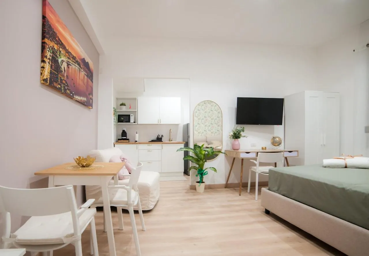 Michelangelo 80 Apartment ナポリ