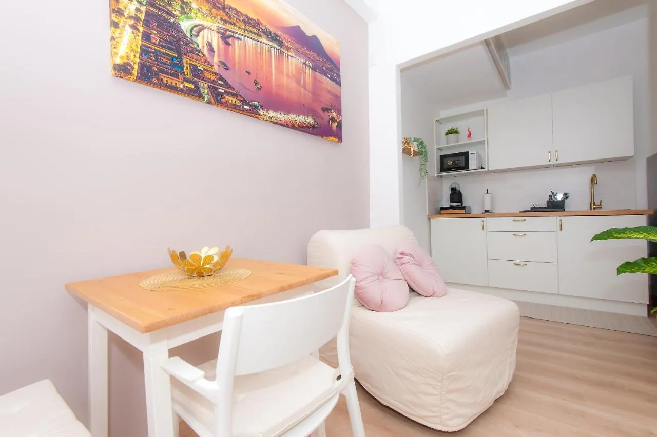 Michelangelo 80 Apartment ナポリ